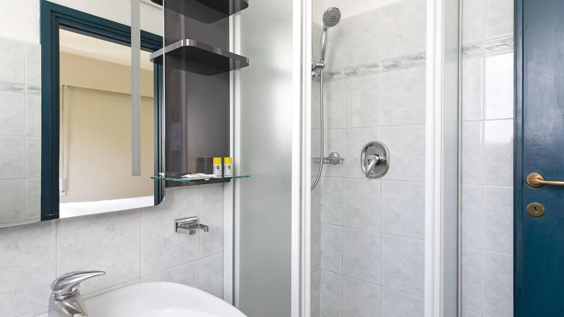 B&B Hotel Como City Center 3*,