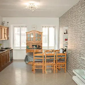 https://vintage-apartment-vernazza.hotelitalianriviera.com
