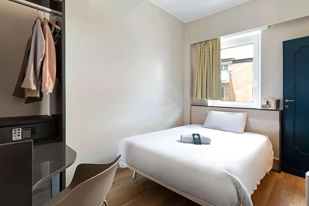 ***  B&B Hotel Como City Center Italy