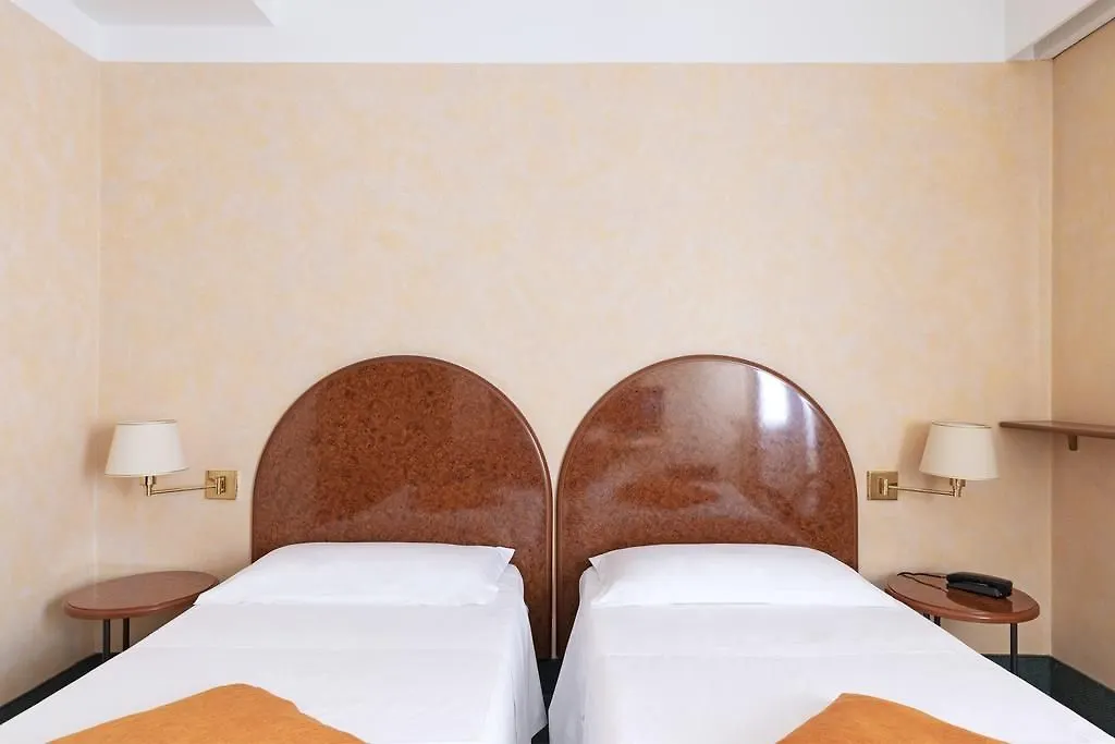 B&B Hotel Como City Center
